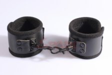Hot black PVC handcuffs with cotton cloth inside, adult sex toys for couples restraining game cuffs, sexy ankle cuffs